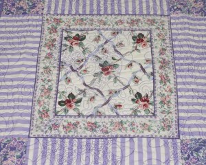 Lilac-Haze-patchwork-quilt-centre-detail-Q000107