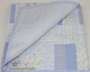 Misty-Blue-patchwork-cot-quilt-flipback-Q000100