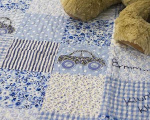 Riding-in-My-Car-cot-quilt-detail-Q000102