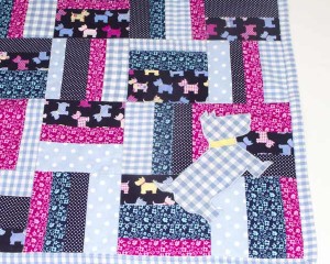 Walkies-Blue-blanket-corner-detail-B000107
