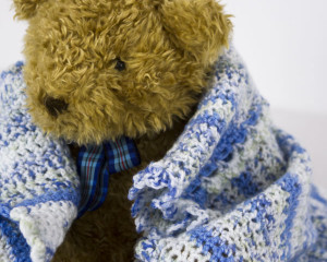 Crochet-Blanket-Blue-variegated
