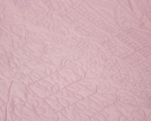Happy-Days-Pink-cot-Quilt-detail-3