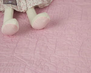 Happy-Days-Pink-cot-Quilt-detail-4