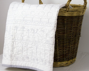 Happy-Days-white-cot-quilt