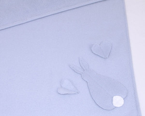 Runny-Babbits-fleece-blanket-(zig-zag-edge)-corner-detail