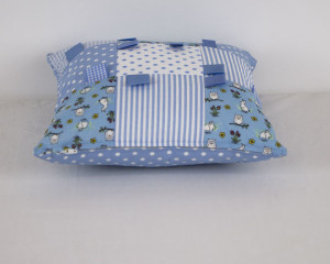 Rabbits-and-Ribbons-cushion-Small-zip-end-BC00022