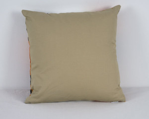 The-Great-Race-cushion-Small-back-BC00024