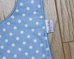 BB014 Jumping Bunny traditional bib label detail