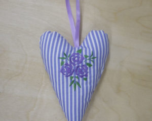 Lilac Rose Trio heart front